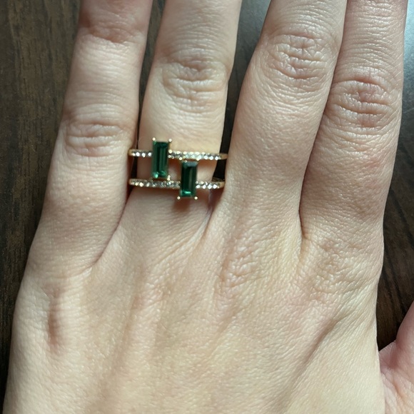 Green ring - Picture 2 of 4